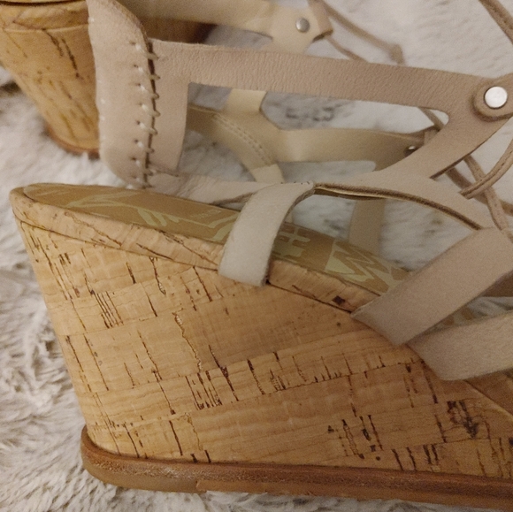 Dolce Vita Sandy Suede Criss Cross Strappy Wedge Sandals Size 9 - Picture 6 of 7